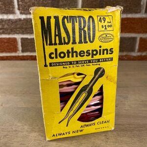 Vintage Mastro Bulldog Plastic Multi-Colored Laundry Hanging Clothes Pins
